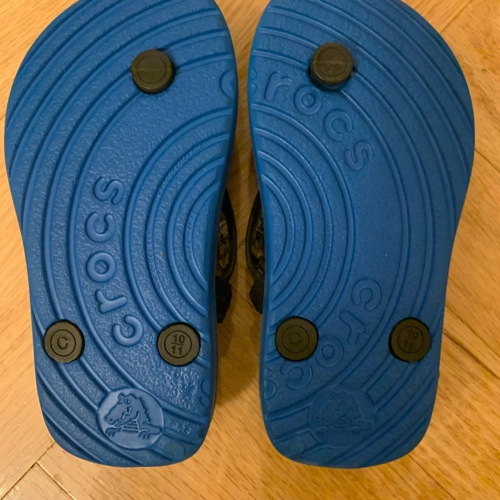 New Crocs X Disney Mickey Mouse Sandals Flip Flops Kids Toddler Size 10/11 10 11
